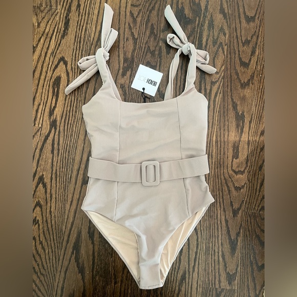 NWT Women's Beach Riot Sydney Ribbed One Piece Cream Tan Belted Designer Size L - Picture 3 of 10